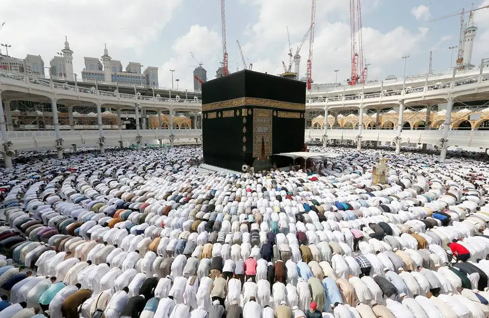 hajr e aswad black stone of kaaba